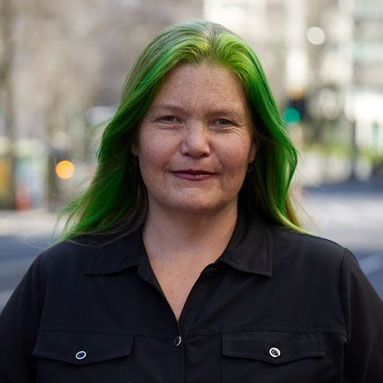 Headshot of Dr Katherine Ravenswood