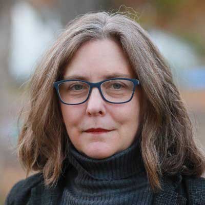 Headshot of Professor Jennifer SA Leigh